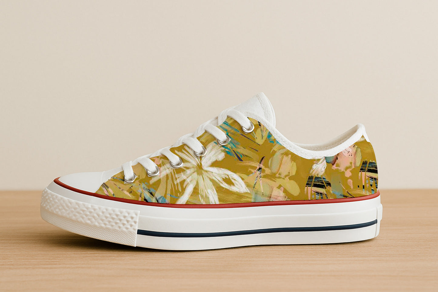 Pinceladas florales de color amarillo dorado