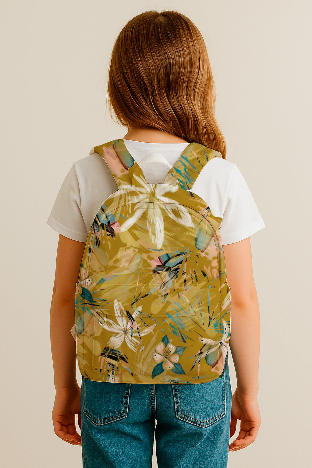 Pinceladas florales de color amarillo dorado