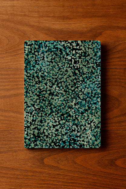 Camuflaje de hojas diminutas en tonos verdes