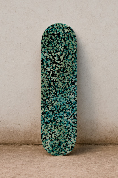 Camuflaje de hojas diminutas en tonos verdes