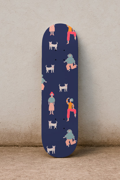 Personajes con gatos en la marina