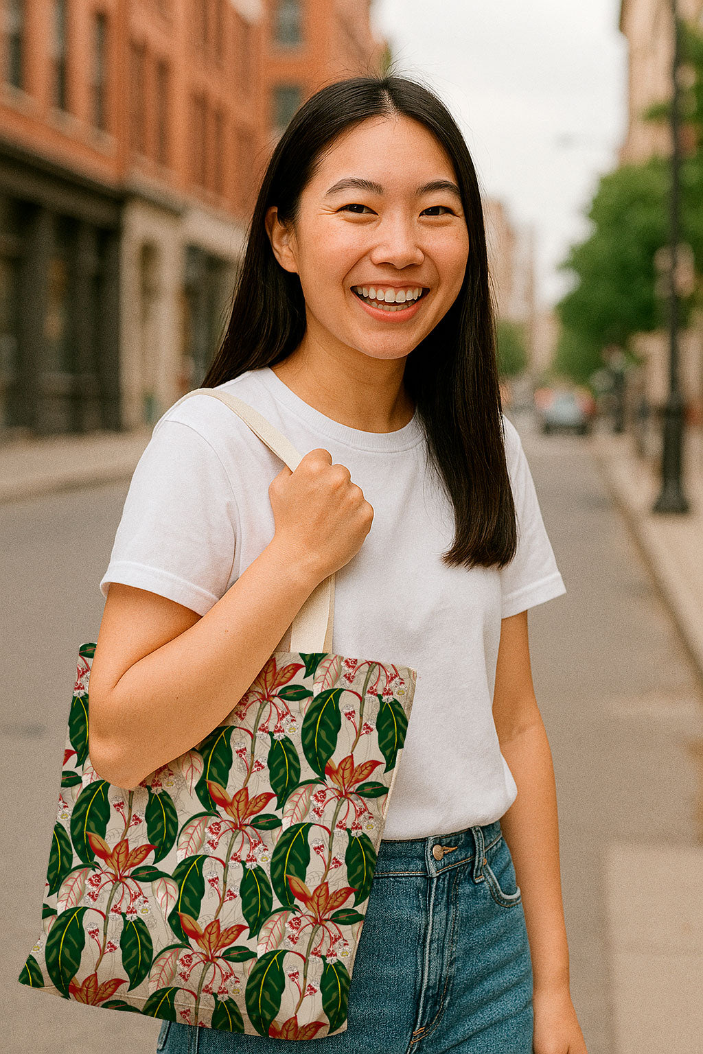 Follaje tropical con calaveras